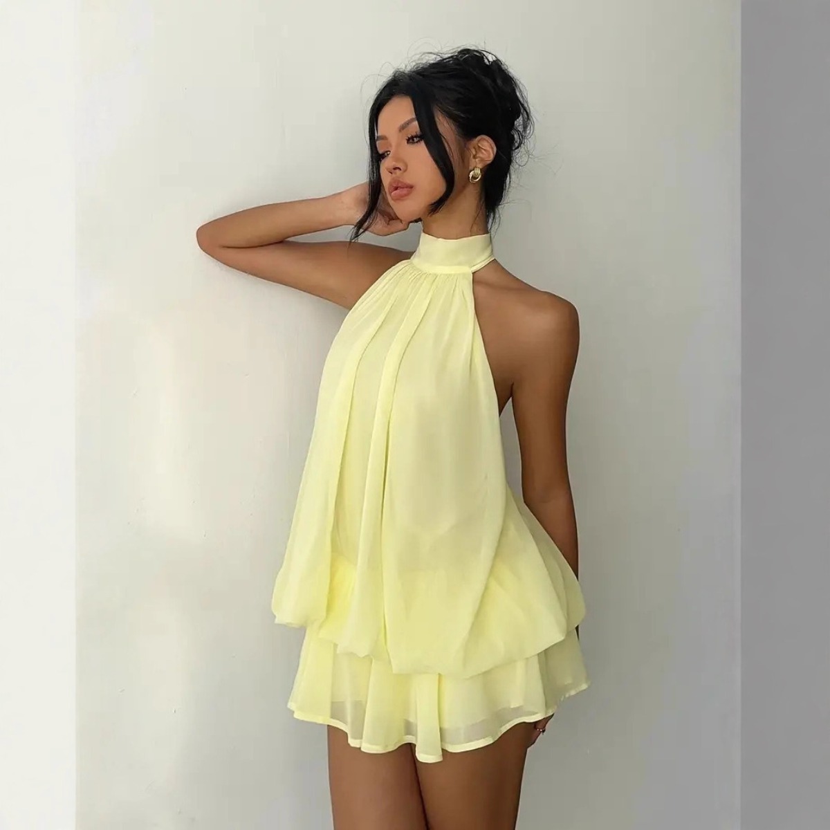 Y2K Backless Halter Mini Dress - Женское платье с воротником-халтер, шифоновая мини-юбка
