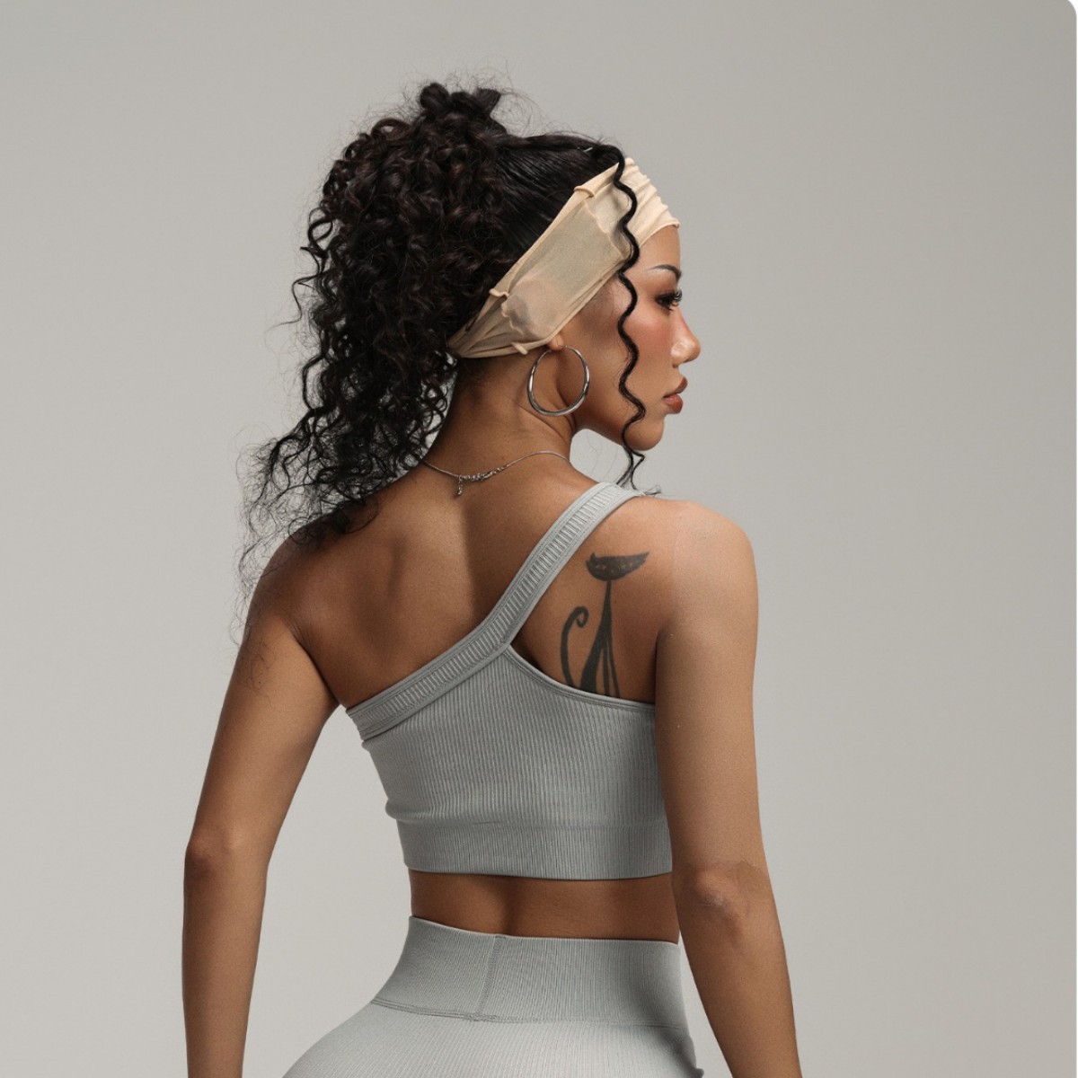 Женский спортивный топ с одним – обзор и цена Seamless Ribbed Workout Tank Top